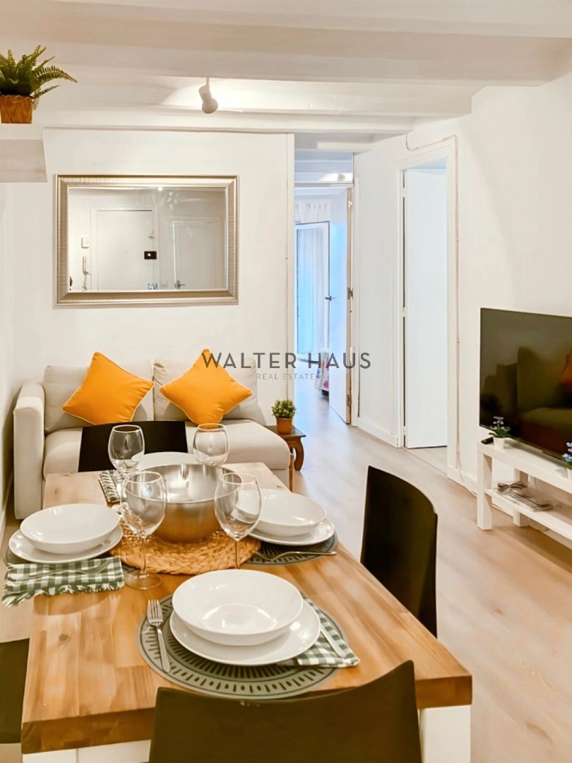 Vista exterior de Piso de alquiler en  Barcelona Capital con Parquet, Terraza y Amueblado