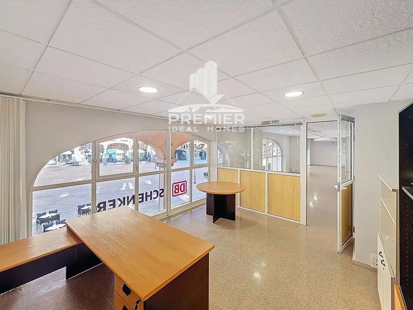 Office space to rent in Mayor