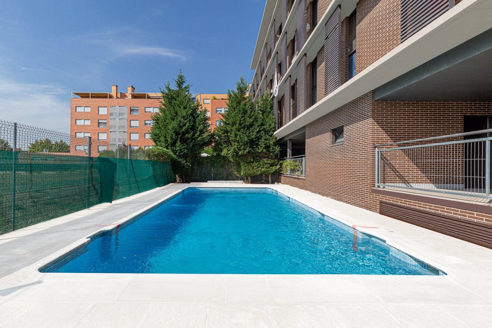 Swimming pool of Flat for sale in Torrejón de Ardoz  with Parquet flooring and Storage room