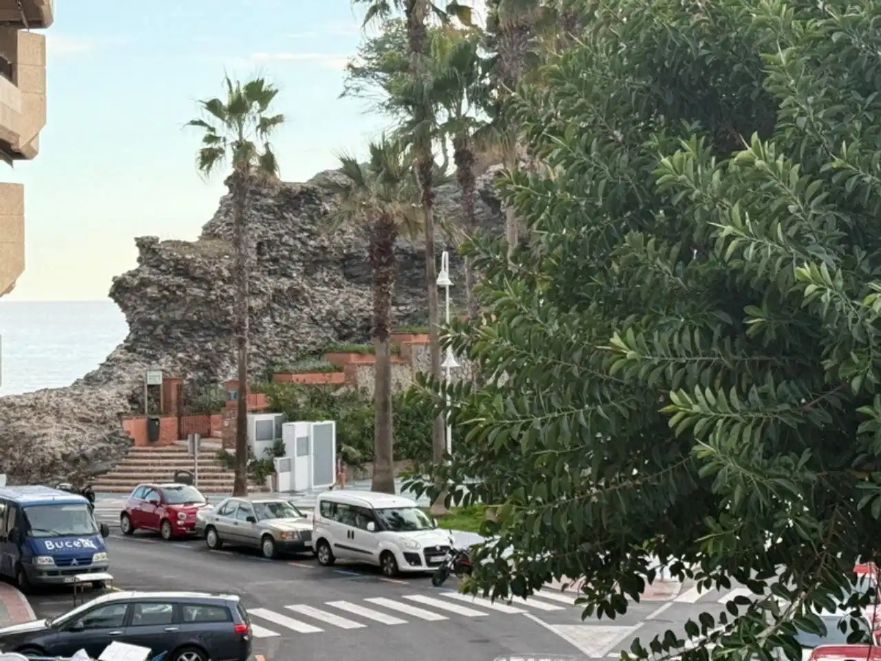 Außenansicht von Wohnungen zum Verkauf in Almuñécar mit Klimaanlage, Terrasse und Abstellraum