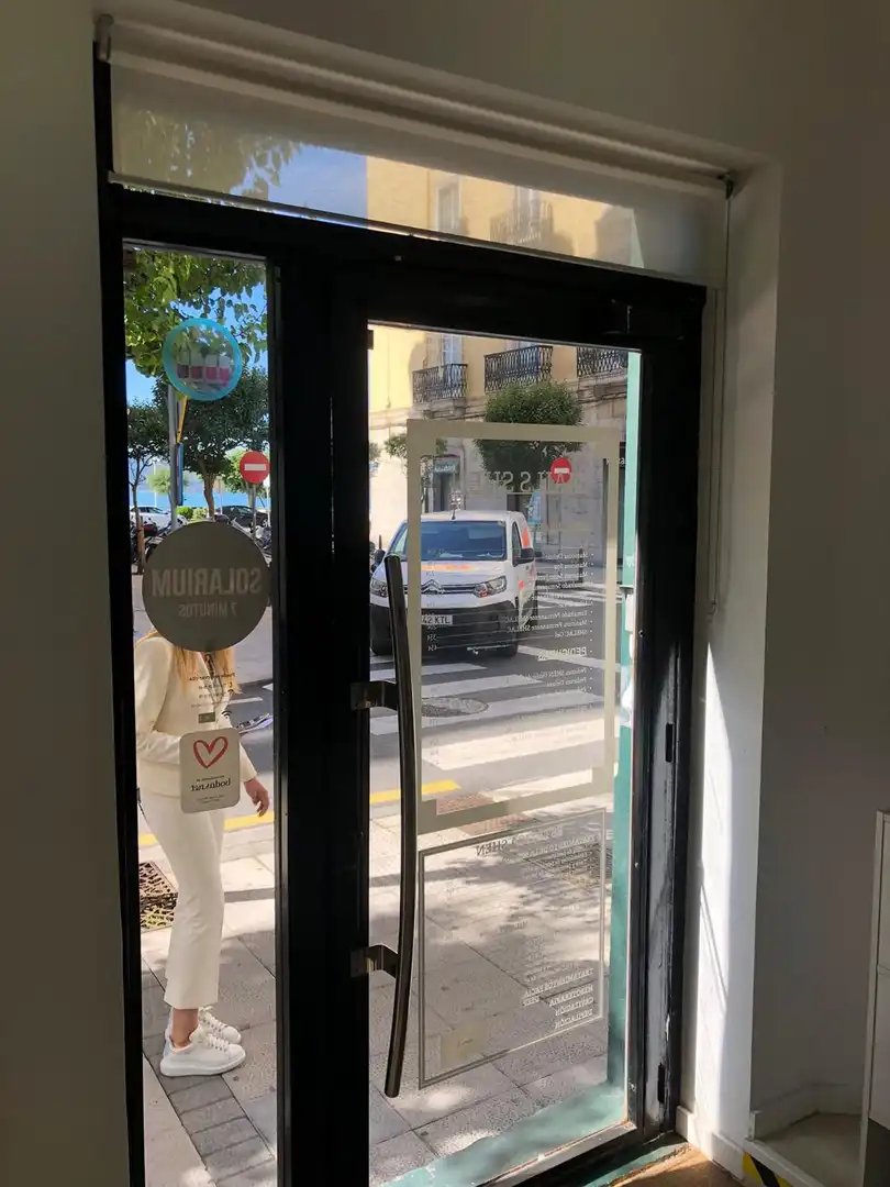 Vista exterior de Local en venta en Santander