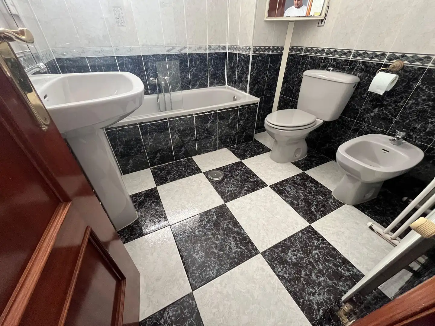 Baño de Piso de alquiler en Cuenca con Calefacción y Amueblado