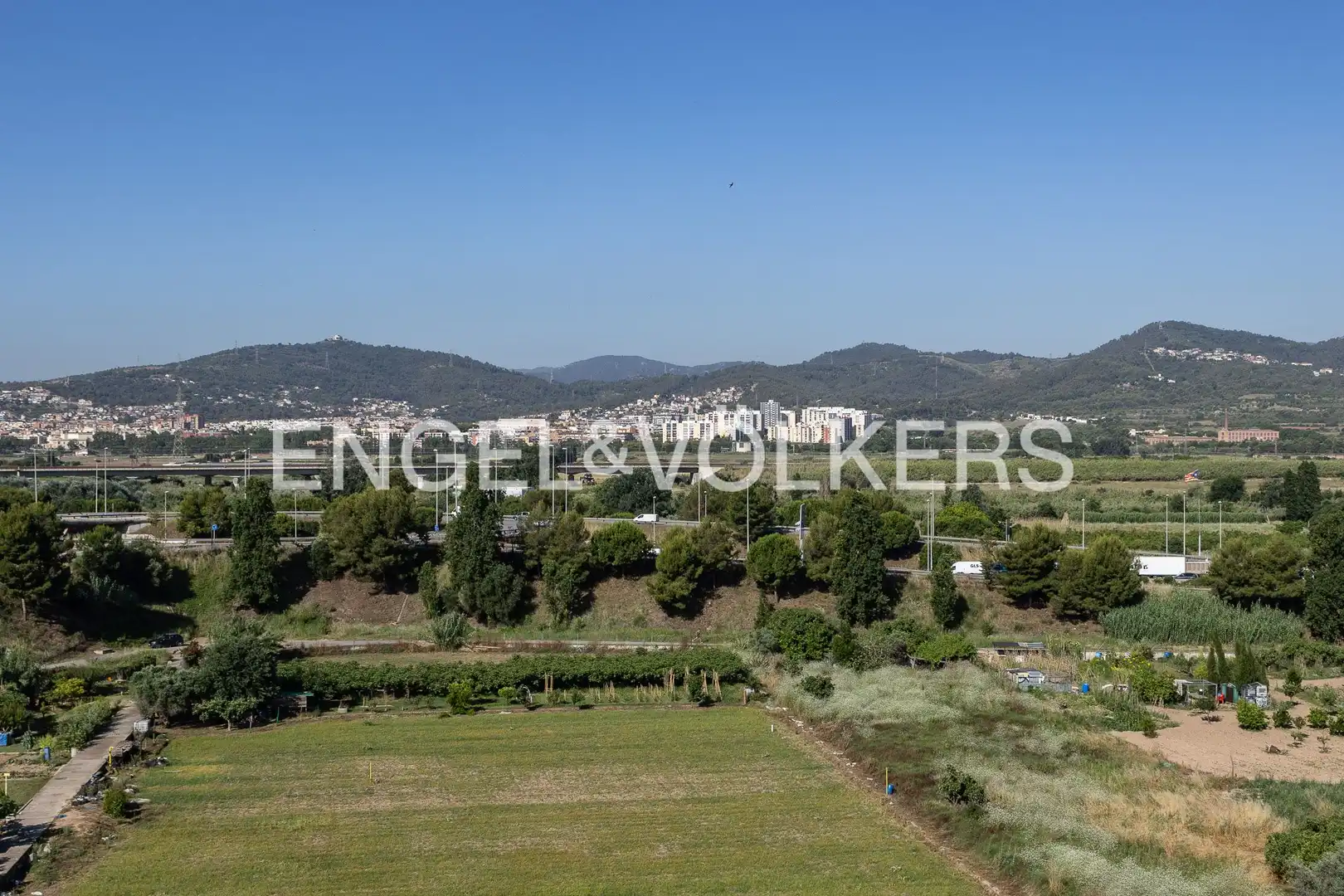 Ático en venta en Sant Joan Despí con Aire acondicionado, Calefacción y Parquet