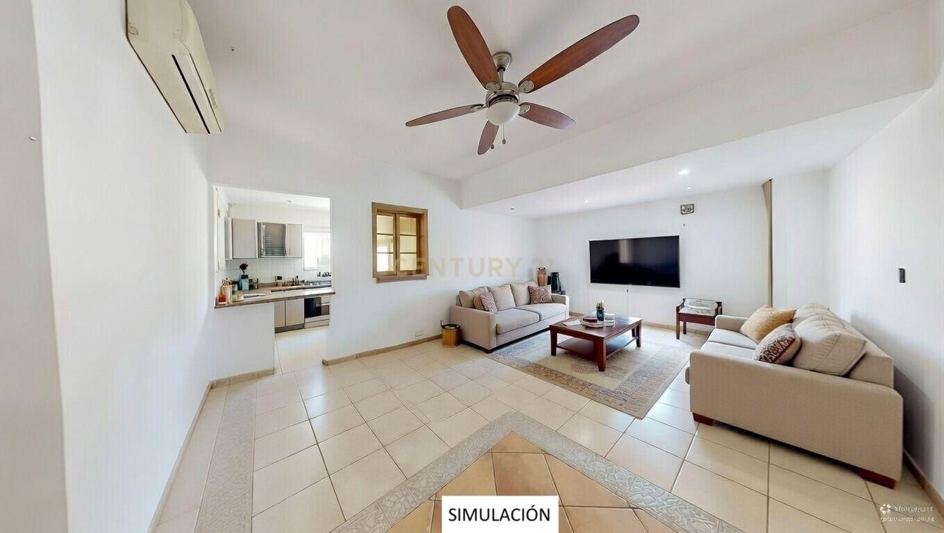 Sala d'estar de Casa adosada en venda en Málaga Capital amb Aire condicionat, Traster i Balcó