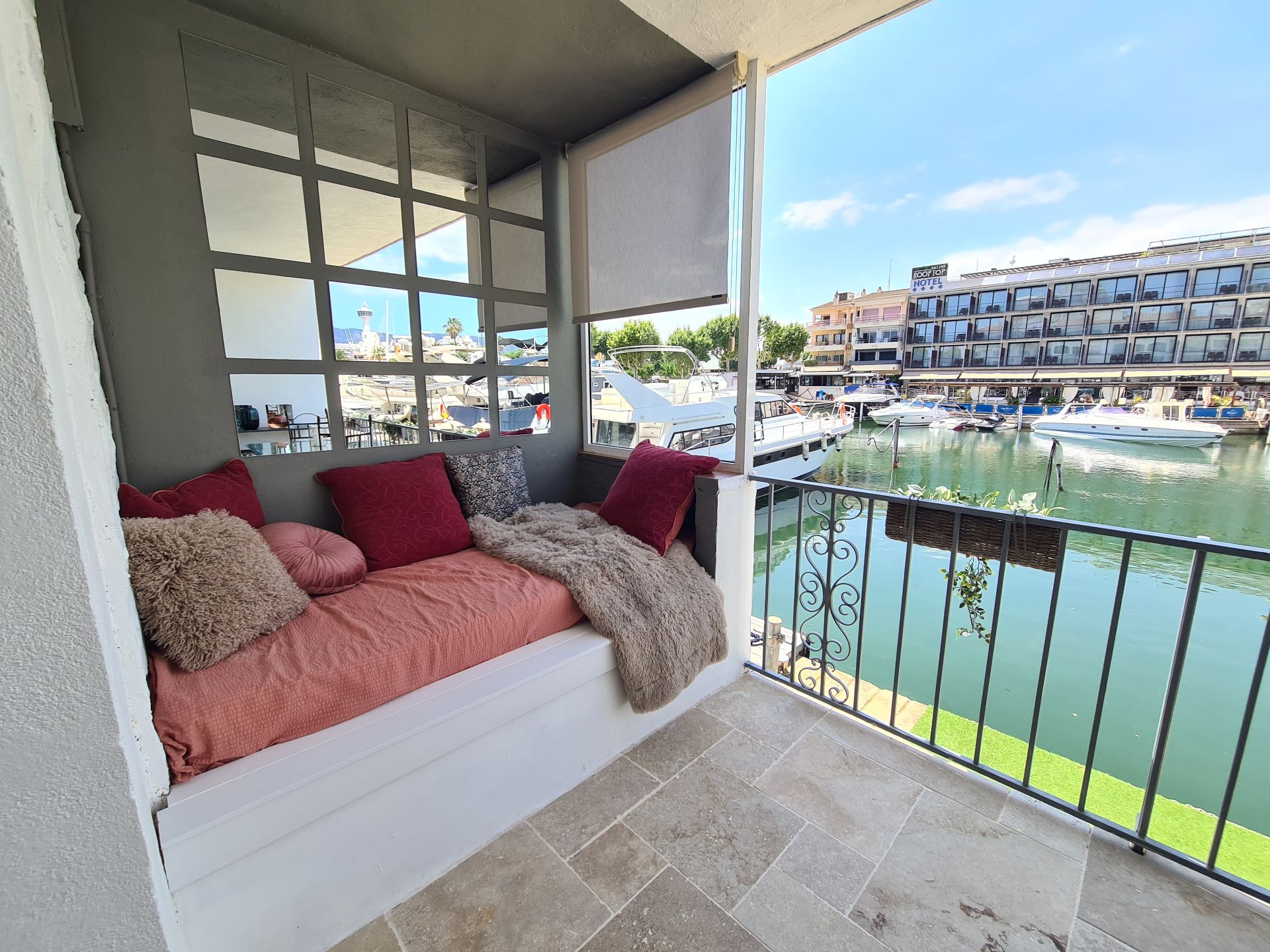 Terrassa de Apartament en venda en Empuriabrava amb Aire condicionat, Calefacció i Parquet