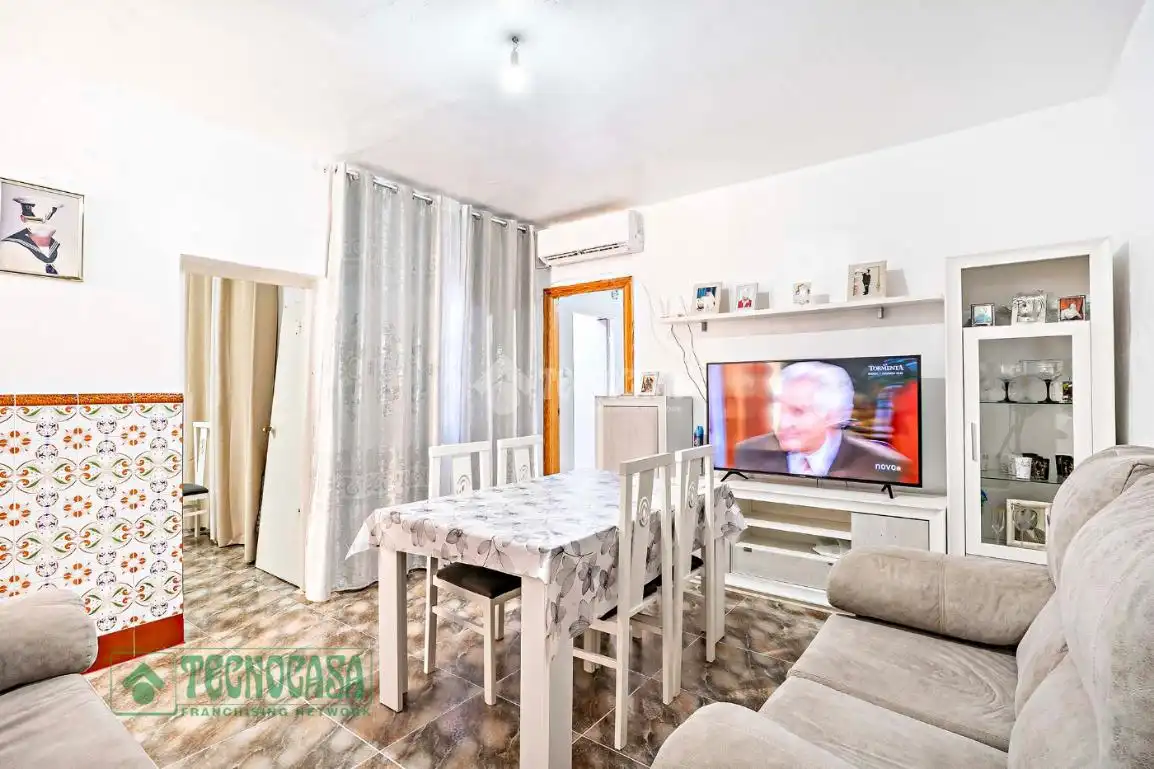 Sala de estar de Casa adosada en venta en Roquetas de Mar