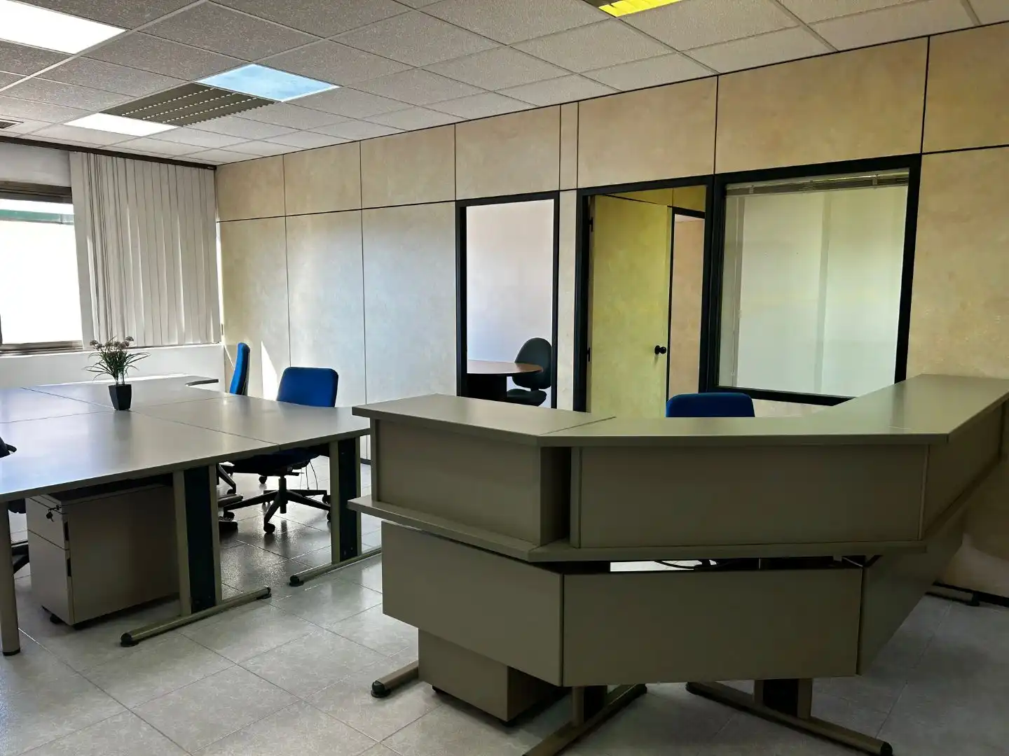 Office for rent in Ripollet  with Air Conditioner, Heating and Furnished