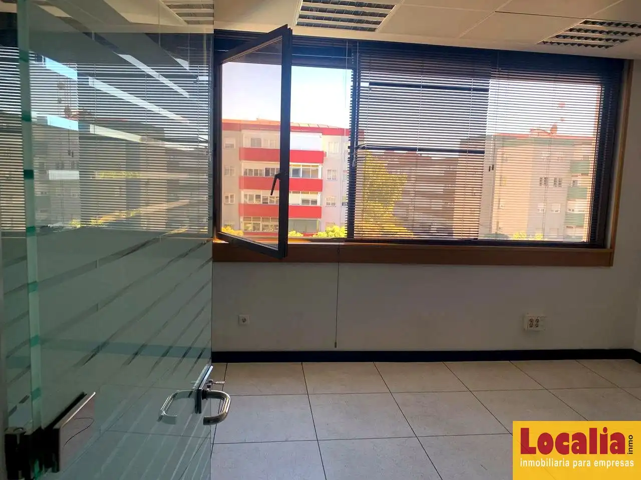 Office for rent in Valladolid  with Air Conditioner
