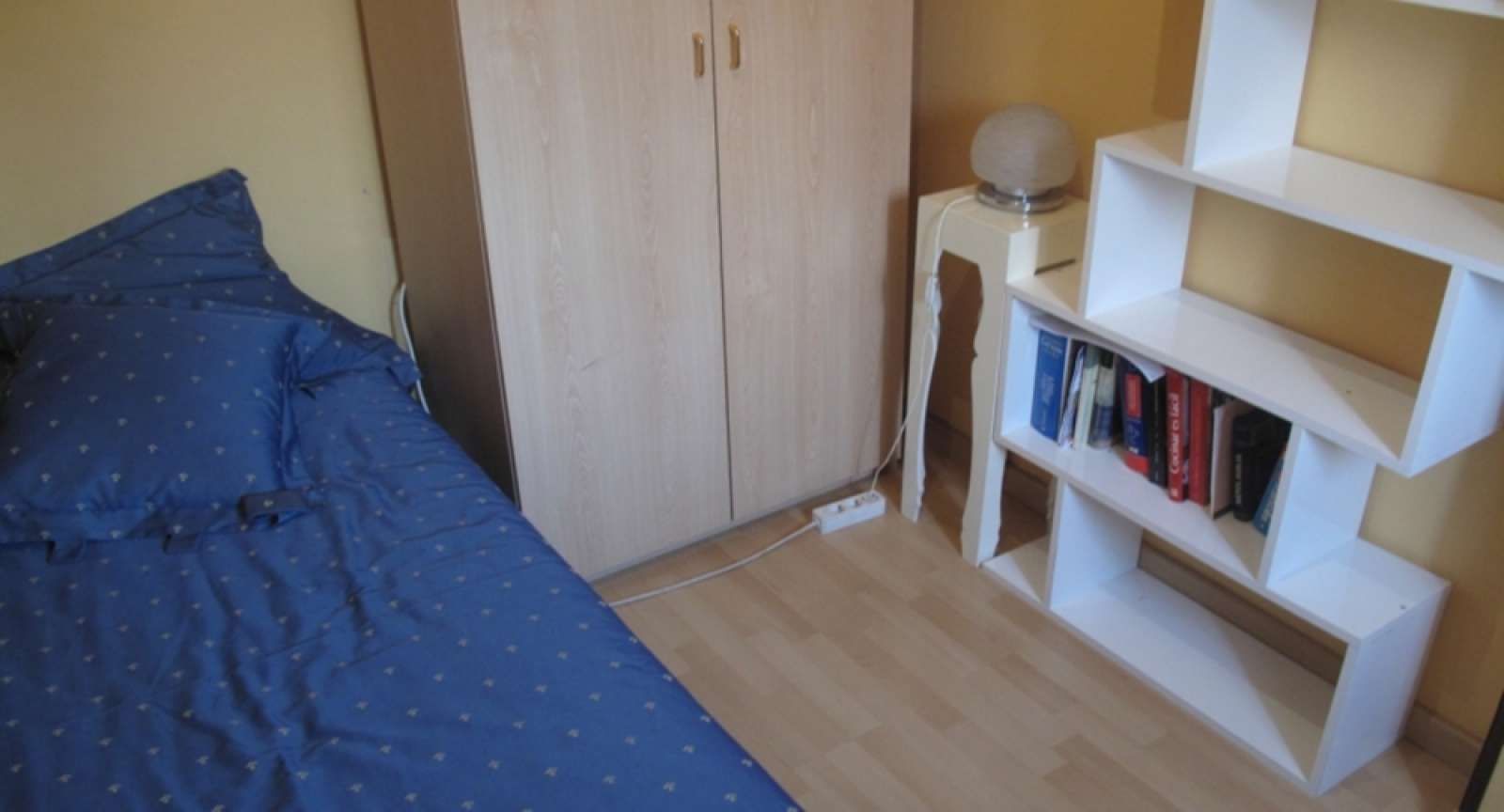 Flat to share in Pubilla Cases