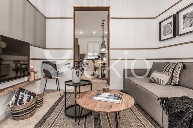 Apartamento en Alquiler en Calle de San Andrés en Universidad - Malasaña
