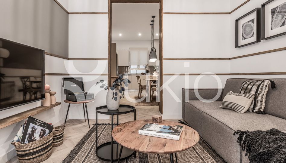 Apartamento de alquiler en Calle de San Andrés, Universidad - Malasaña