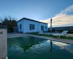 Piscina de Casa o xalet en venda en Chiclana de la Frontera