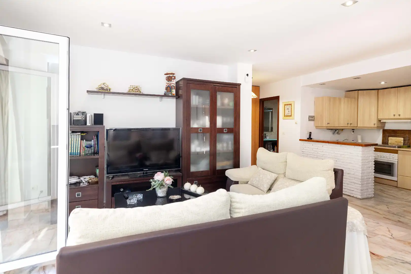 Sala d'estar de Casa o xalet en venda en Málaga amb Aire condicionat, Calefacció i Jardí privat