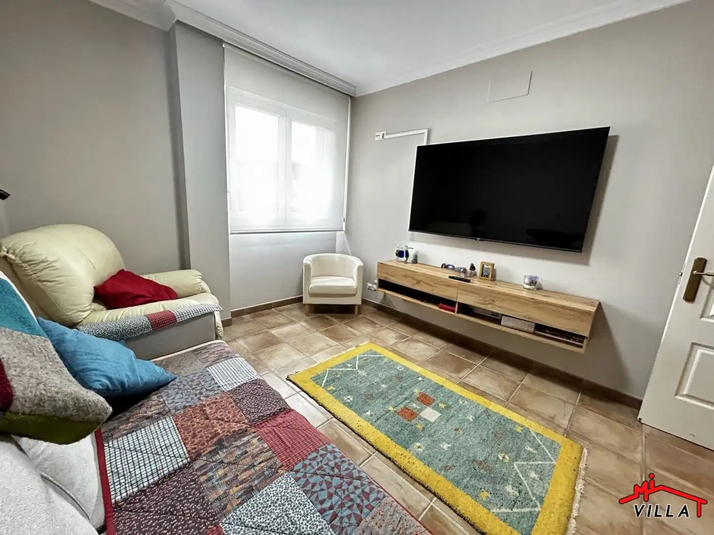 Sala de estar de Casa o chalet en venta en Bárcena de Cicero con Calefacción, Terraza y Amueblado
