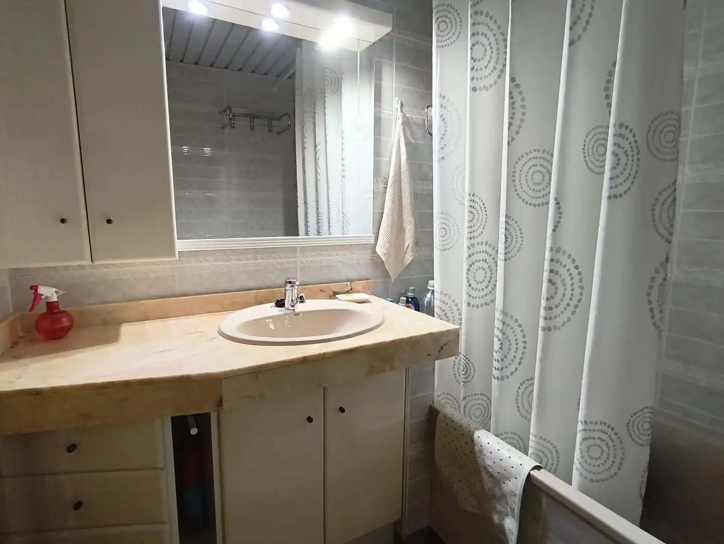 Baño de Apartamento en venta en Salou con Terraza y Amueblado