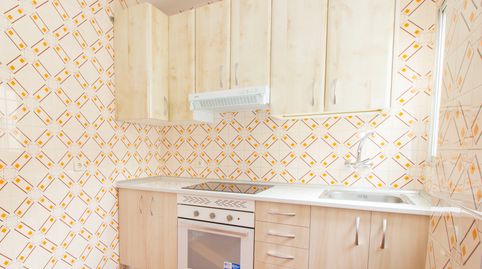 Foto 5 de Piso en venta en Calle Isaac Albéniz, Fuentebella -San Felix - El Leguario, Parla