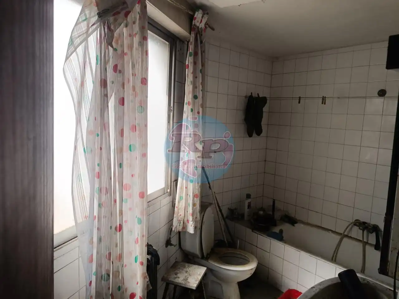 Bany de Apartament en venda en León Capital  amb Parquet i Terrassa