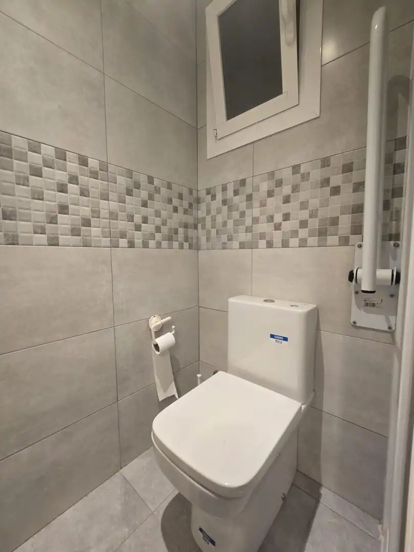 Baño de Piso en venta en  Palma de Mallorca con Aire acondicionado, Calefacción y Terraza