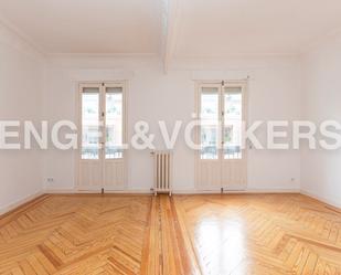 Living room of Apartment to rent in  Madrid Capital  with Air Conditioner, Heating and Balcony