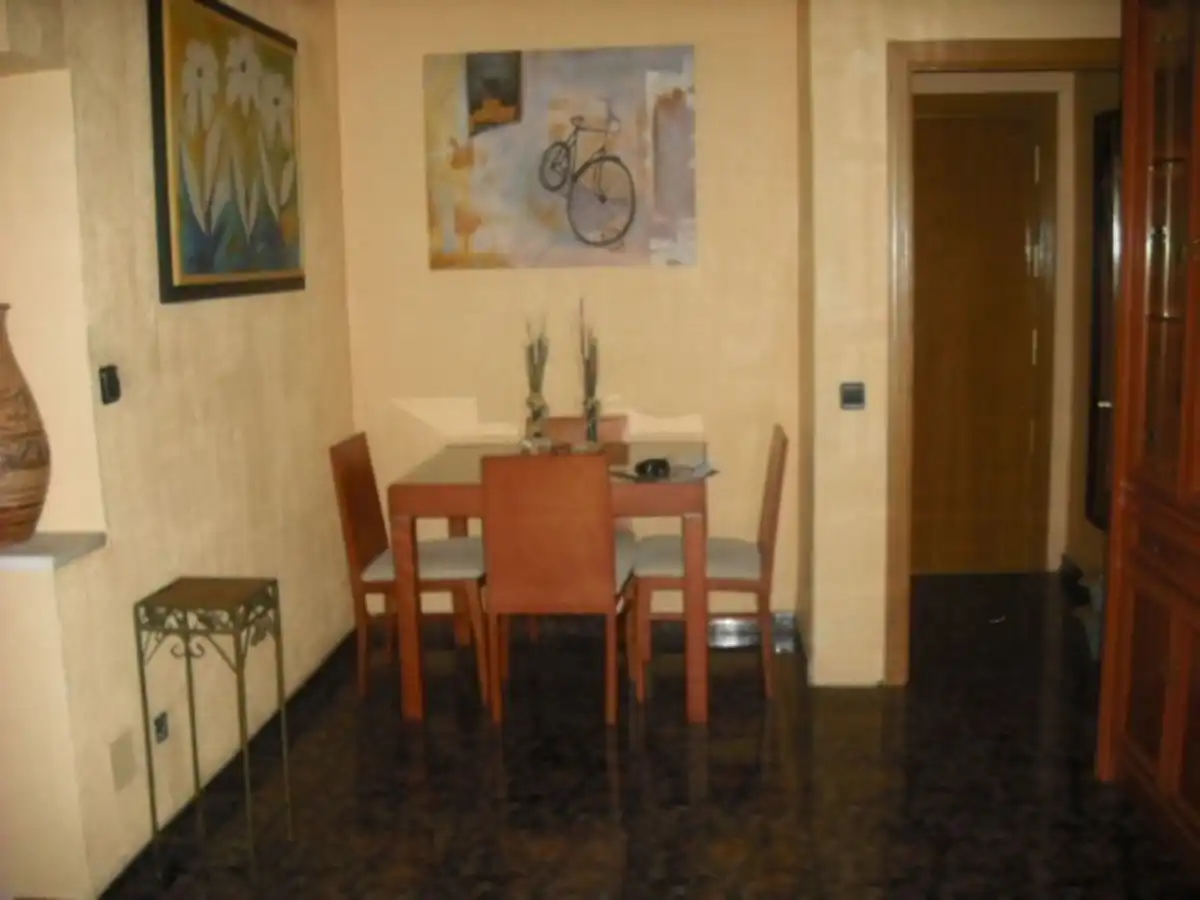 Wohnung zur Miete in Calle Calle LICENCIADO MADRID, Reyes Católicos