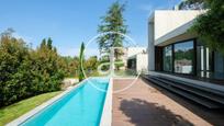 Swimming pool of House or chalet for sale in Sant Cugat del Vallès  with Air Conditioner, Heating and Private garden