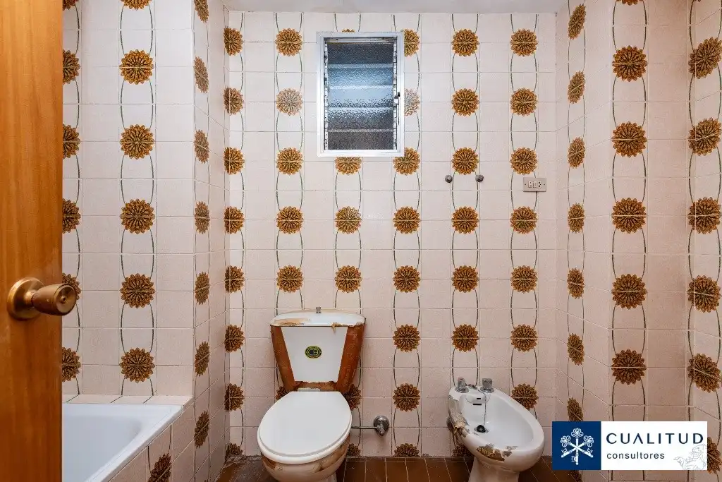 Baño de Piso en venta en Castellón de la Plana / Castelló de la Plana con Balcón