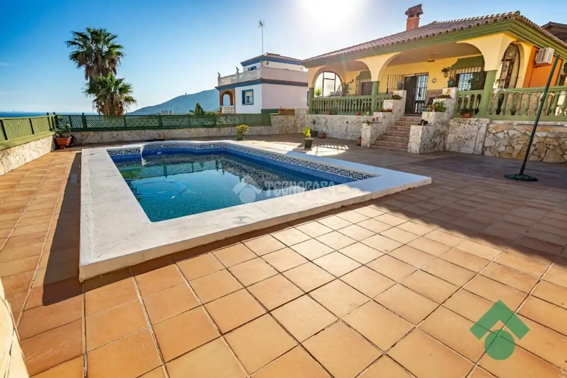 Swimming pool of Houses for sale in Algeciras  with Heating and Swimming Pool