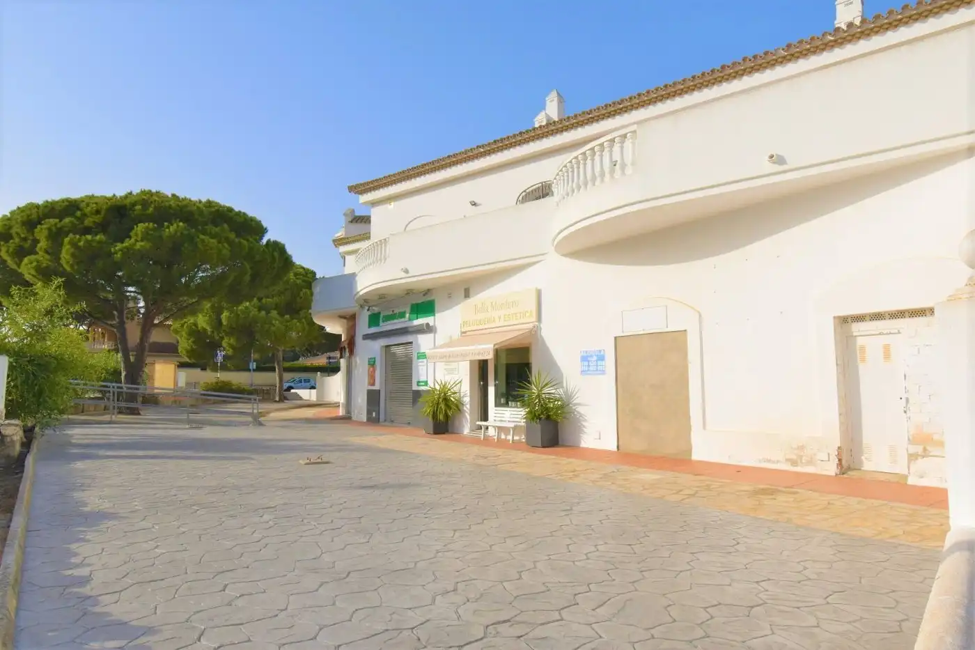 Exterior view of Commercial properties for rent in Chiclana de la Frontera