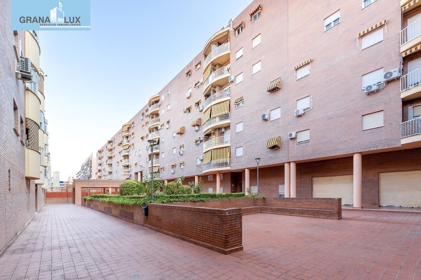 Exterior view of Flat for sale in  Granada Capital  with Heating, Private garden and Terrace