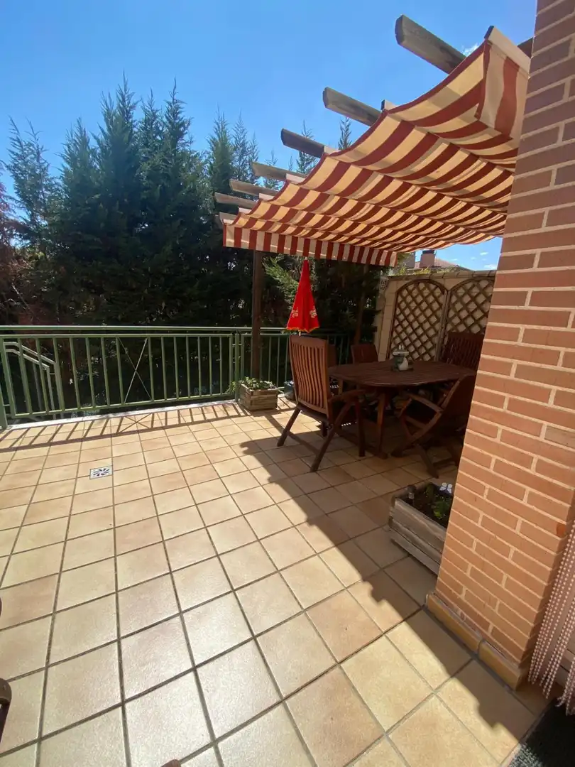 Terraza de Casa adosada en venta en Arroyo de la Encomienda con Calefacción y Terraza