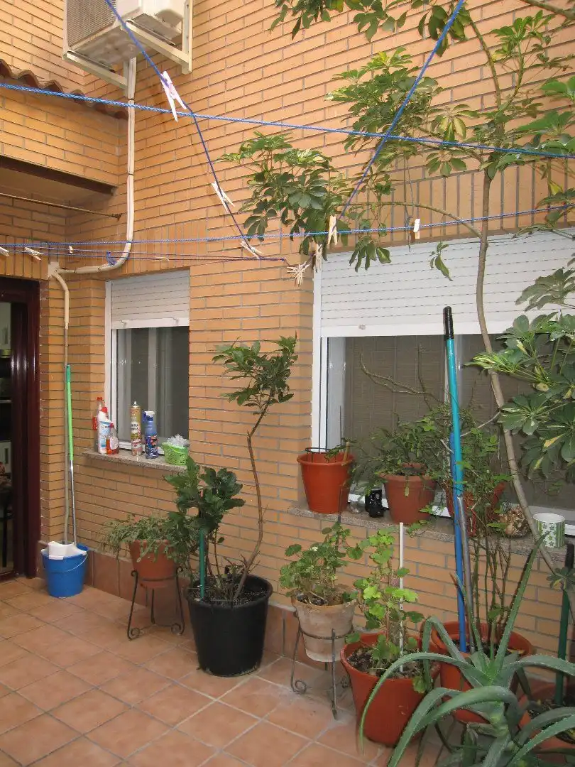 Vista exterior de Casa o xalet en venda en Ciudad Real amb Aire condicionat, Terrassa i Forn