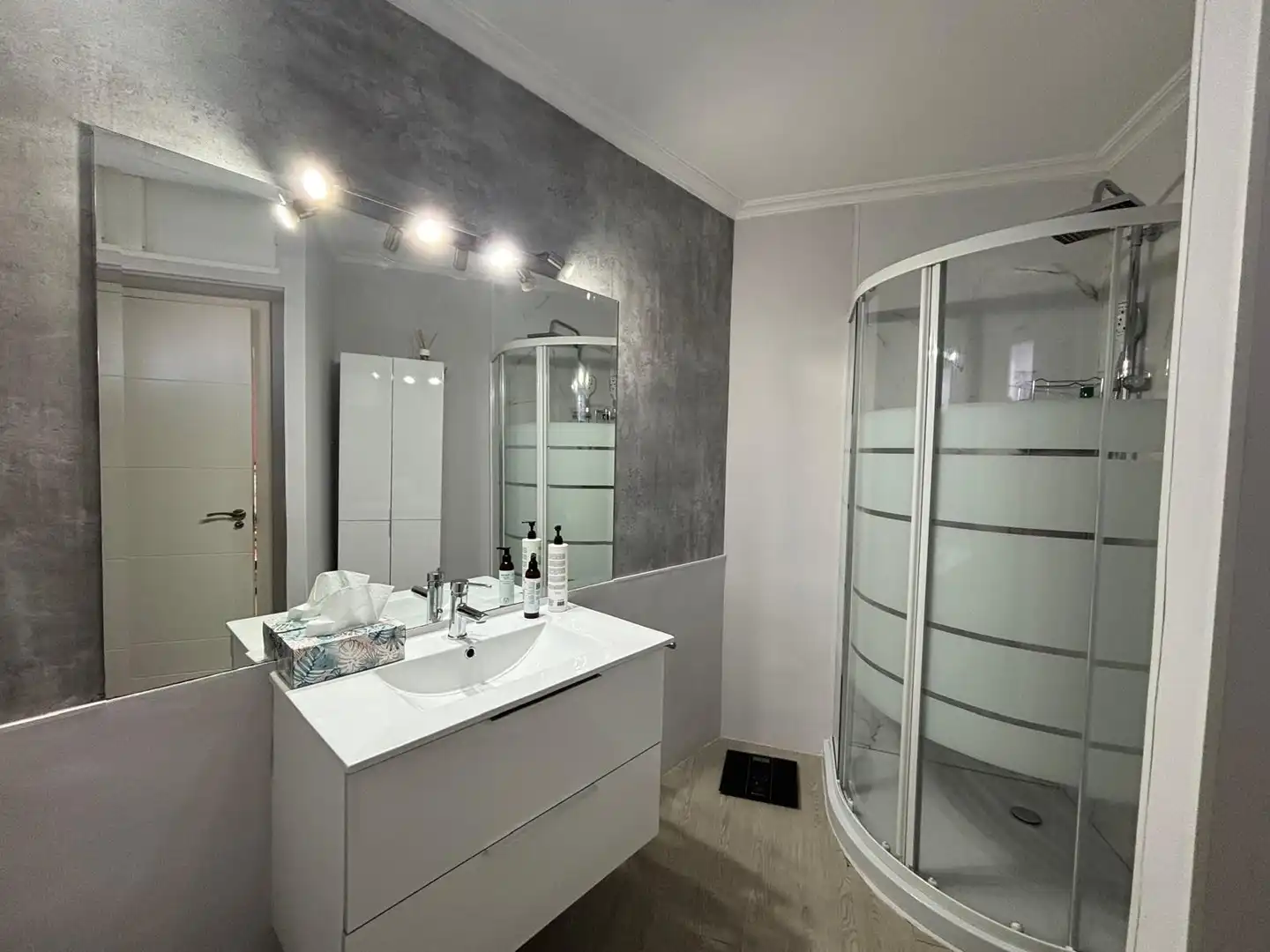 Bathroom of Flat for sale in Cáceres  with Air Conditioner, Terrace and Furnished
