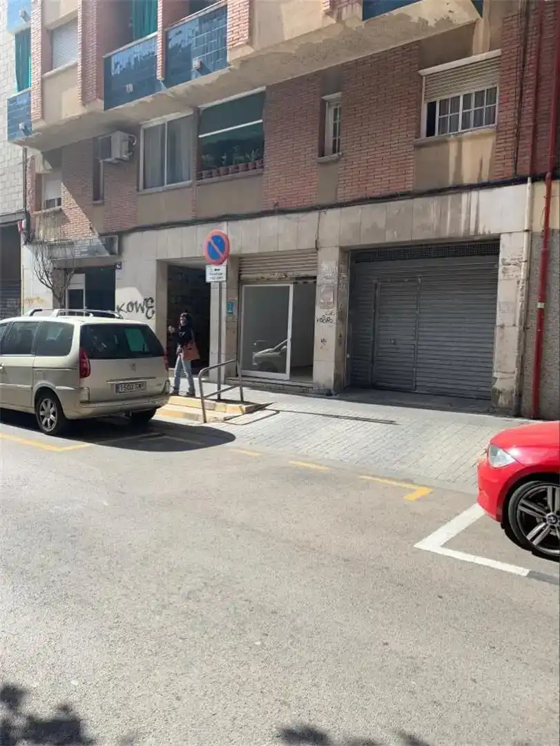 Parkplatz von Fabrikhallen zur Miete in L'Hospitalet de Llobregat