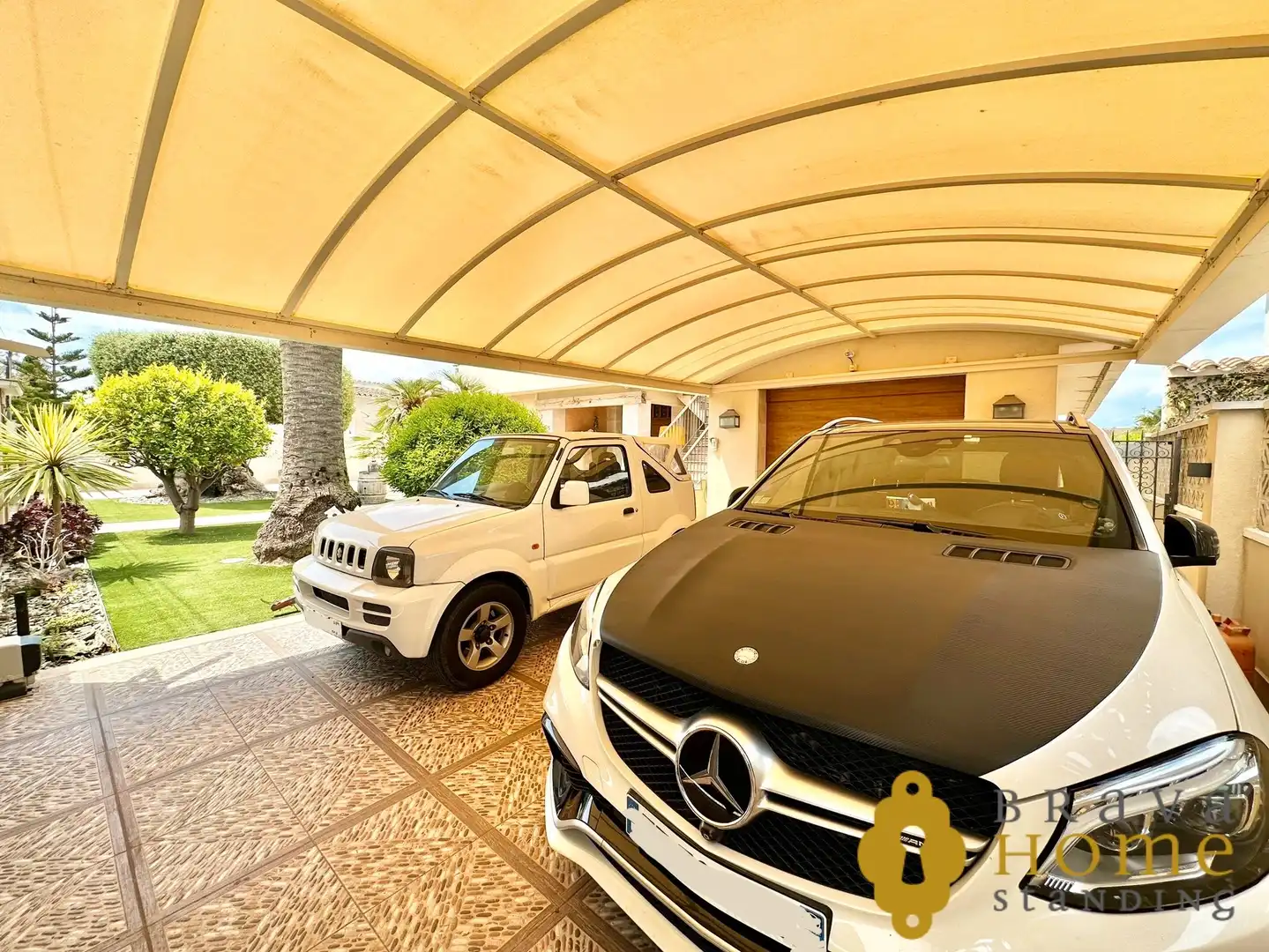Parking of Houses for sale in Empuriabrava  with Air Conditioner, Heating and Private garden