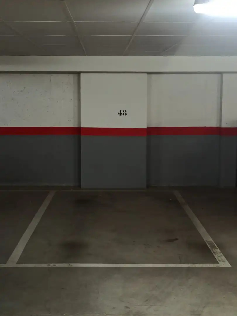 Parking de Piso en venta en Salamanca con Calefacción, Parquet y Trastero