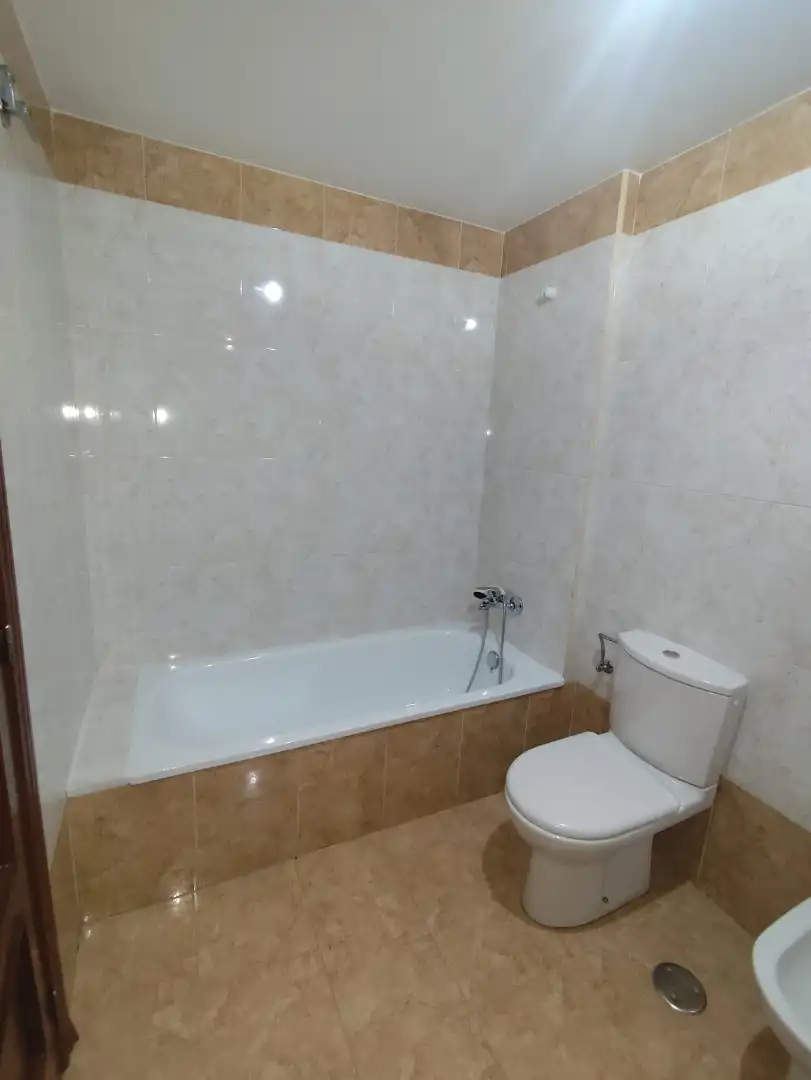 Einfamilien-Reihenhaus zur Miete in Calle Juan Bautista de Toledo, Tejares - Chamberí - Alcades