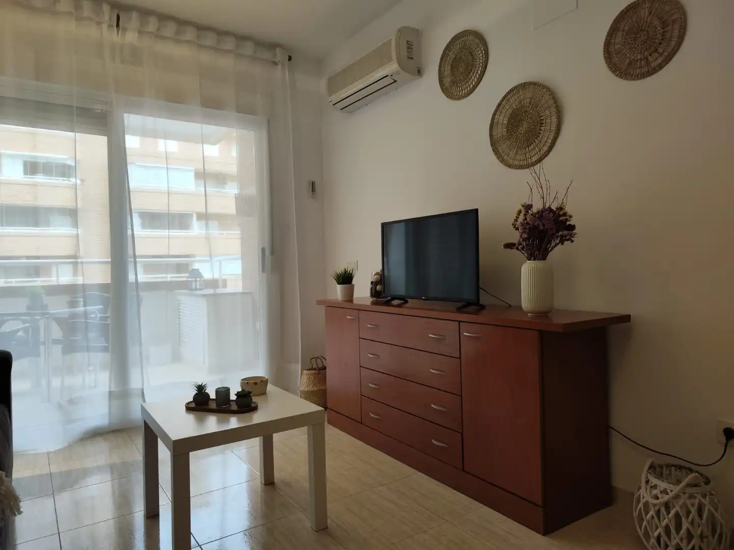 Sala de estar de Apartamento de alquiler en Oropesa del Mar / Orpesa con Aire acondicionado, Terraza y Amueblado