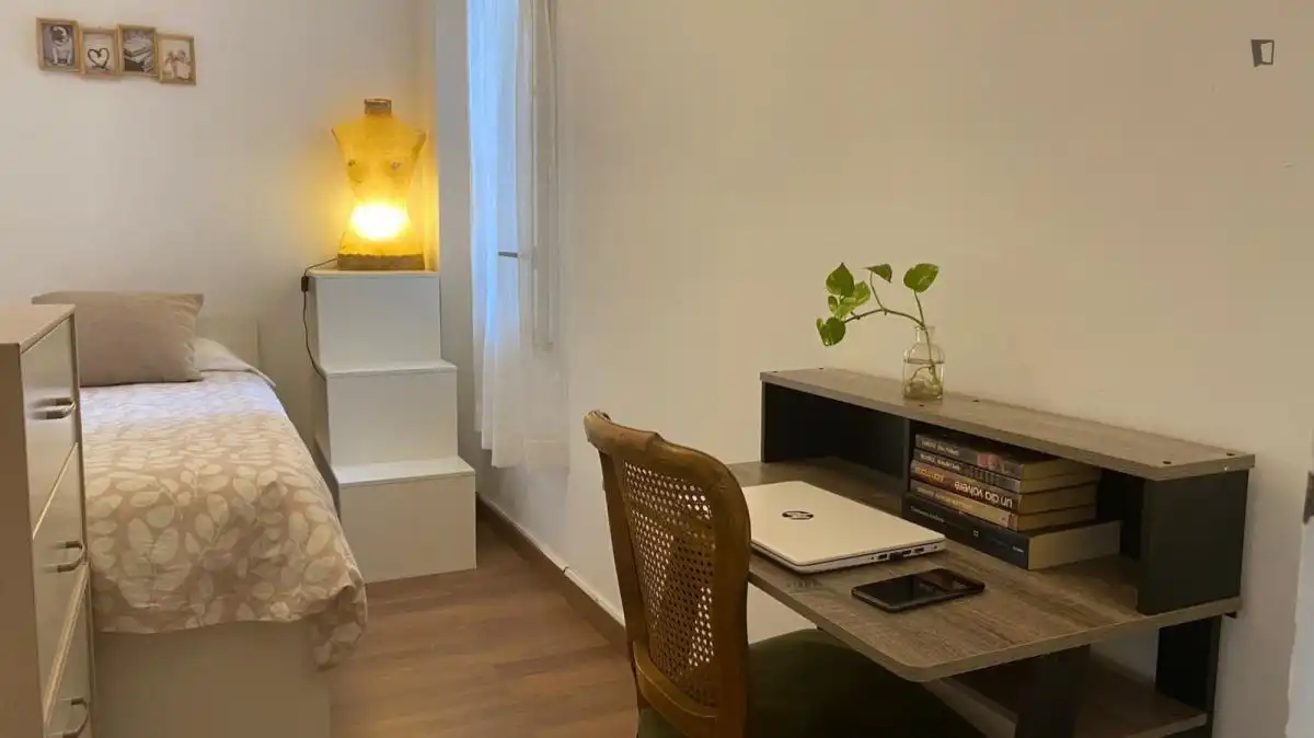 Room in El Baix Guinardó
