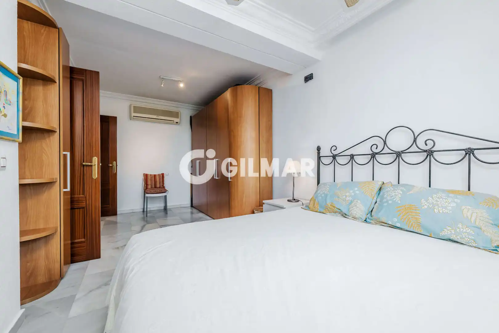 Habitación de Casa adosada en venta en Gelves, Sevilla