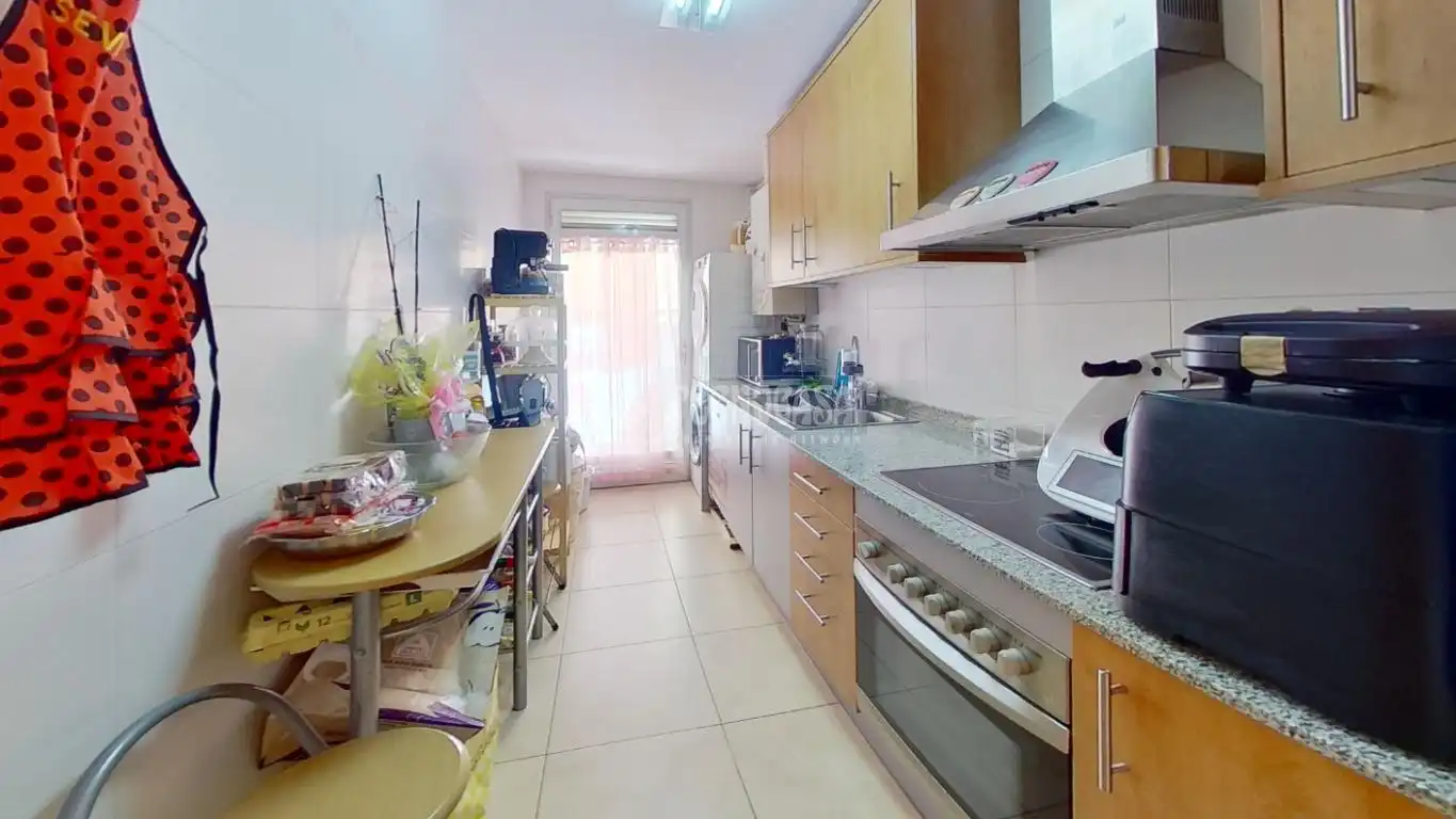 Cuina de Pis en venda en Sabadell amb Aire condicionat, Parquet i Moblat