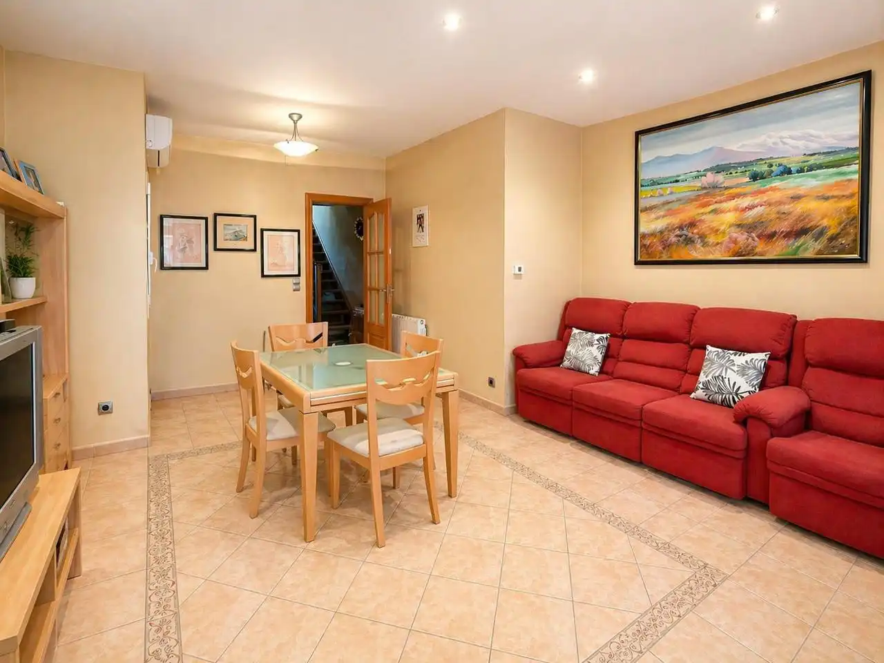 Sala d'estar de Pis en venda en Cornellà de Llobregat amb Aire condicionat, Calefacció i Terrassa