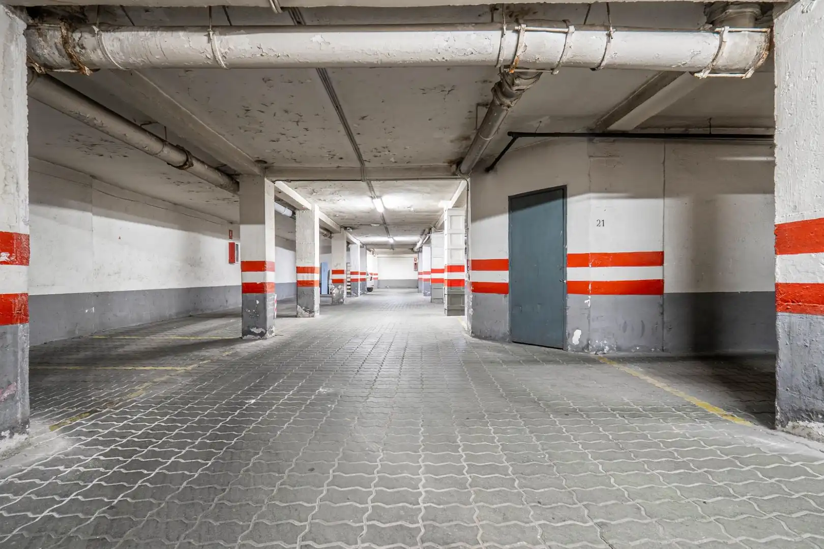 Parkplatz von Wohnung zum Verkauf in Granada mit Klimaanlage, Heizung und Terrasse
