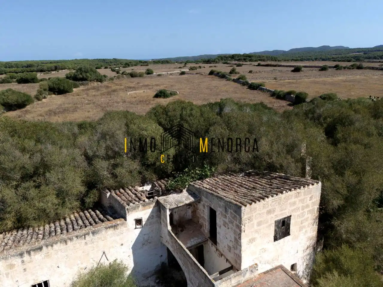 Country house with garden for sale in Ciutadella