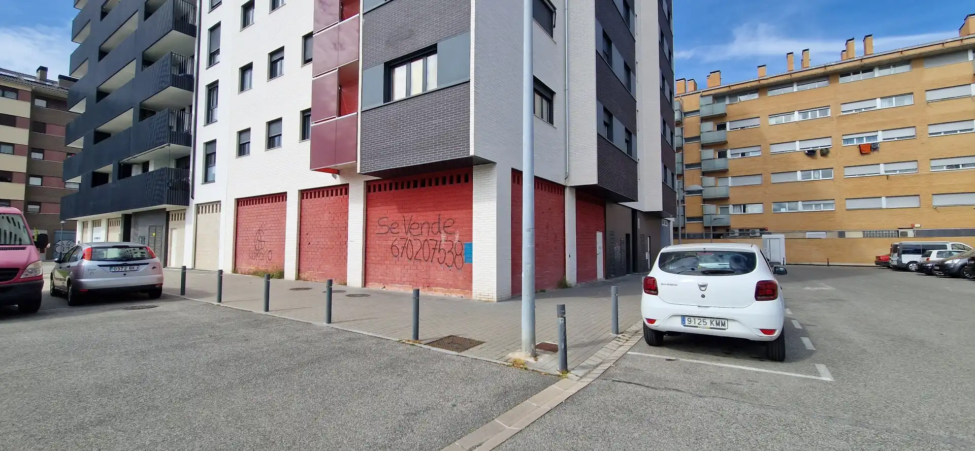 Vista exterior de Local en venta en Villava / Atarrabia