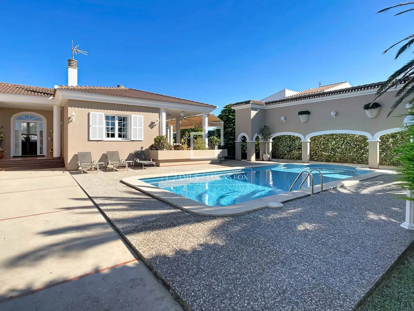 Chalet con piscina en venta en Cala en Blanes, imagen 2