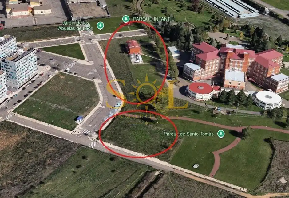 Terreny residencial en venda a Calle Santo Tomás 68