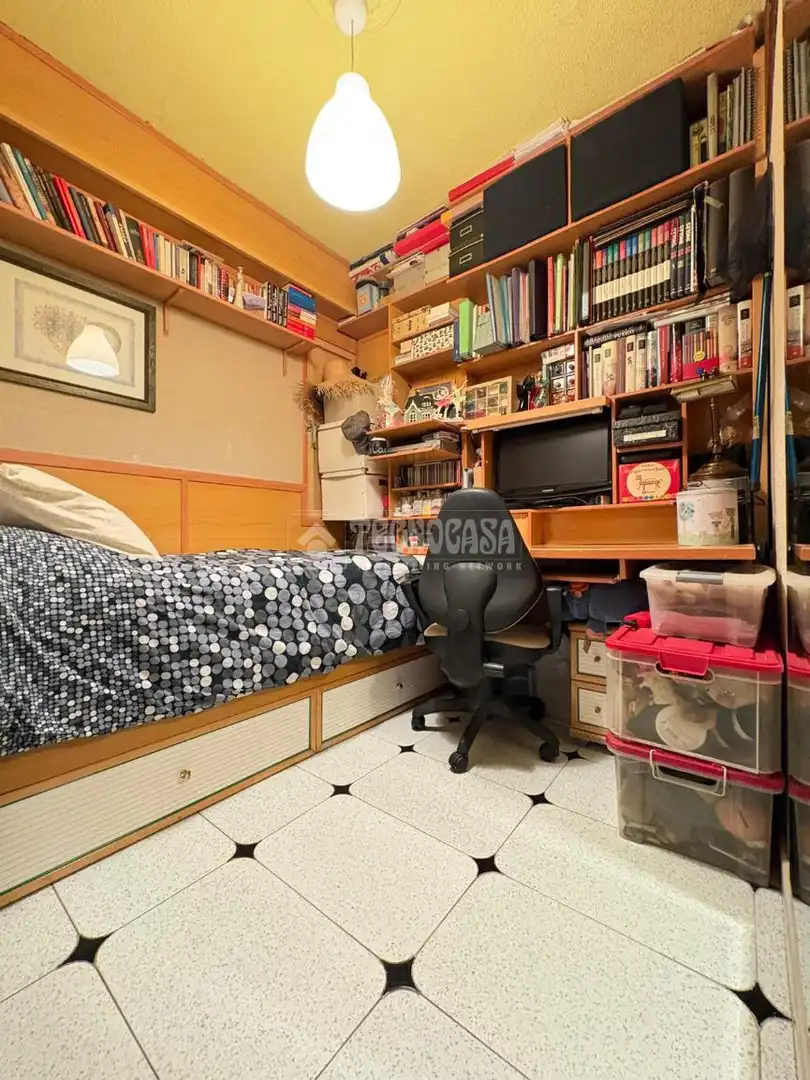 Flat for sale in Juan de la Cierva
