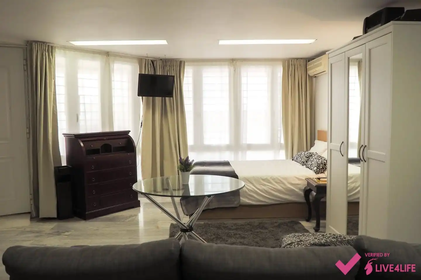 Bedroom of Study for rent in Sevilla