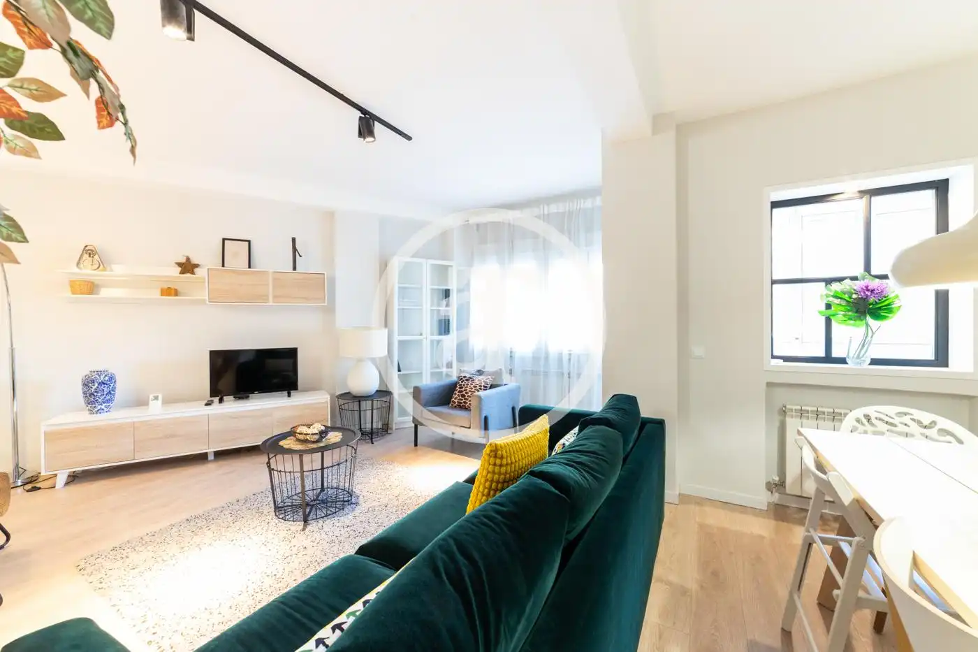 Wohnzimmer von Wohnung zur Miete in Madrid mit Klimaanlage, Möbliert und Ofen