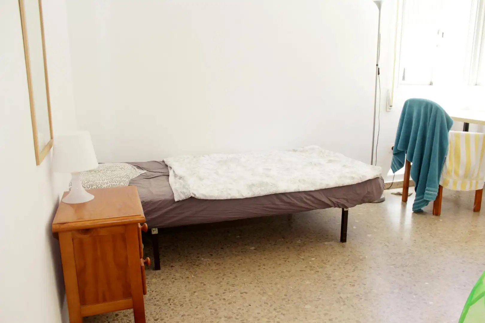 Schlafzimmer von Wohnung zur untervermieten in Sevilla mit Möbliert, Waschmaschine und Fernseher